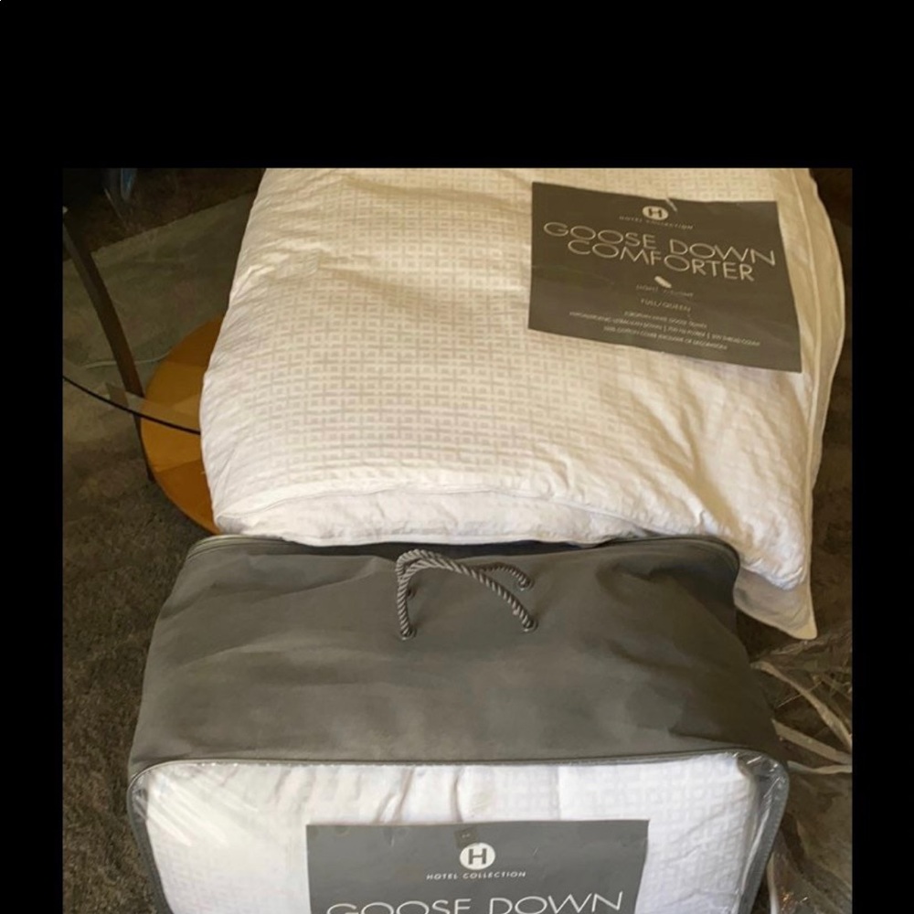 - - Hotel Collection Goose Down Comforter Queen medium weight